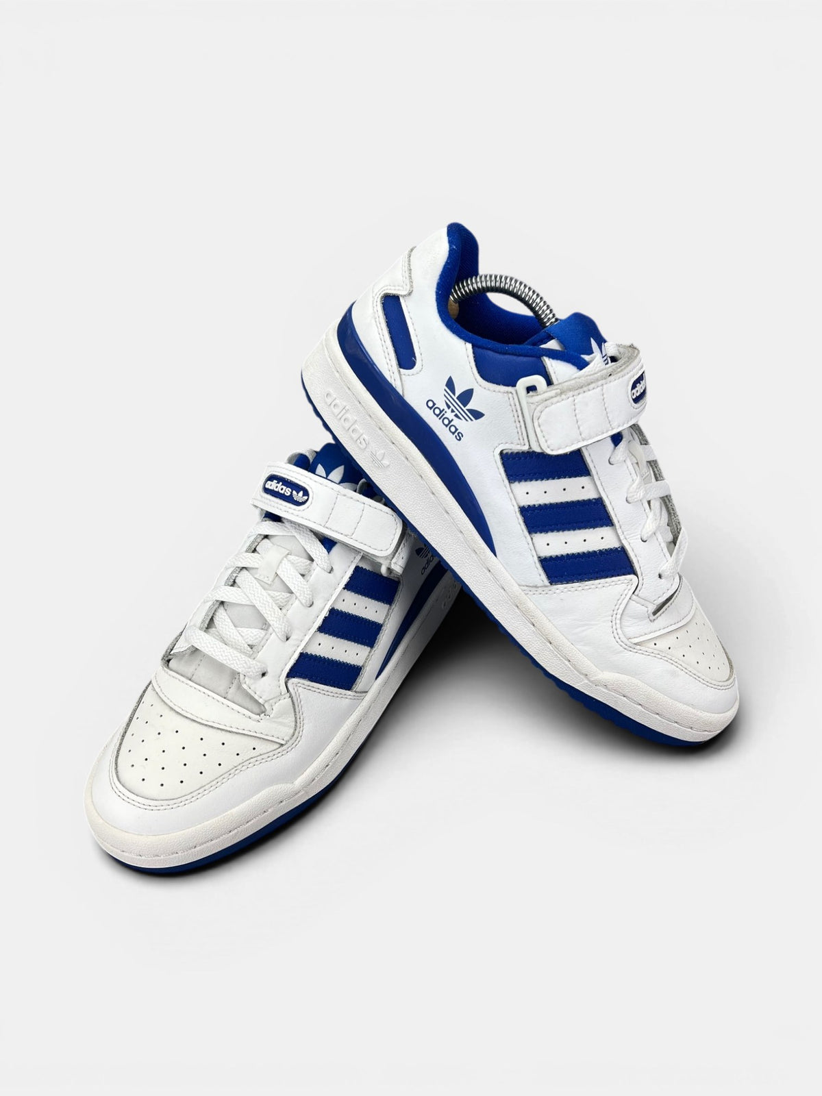 Adidas Forum Low White Royal Blue — buty sportowe męskie w bardzo dobrym stanie rozmiar 42, boczny profil