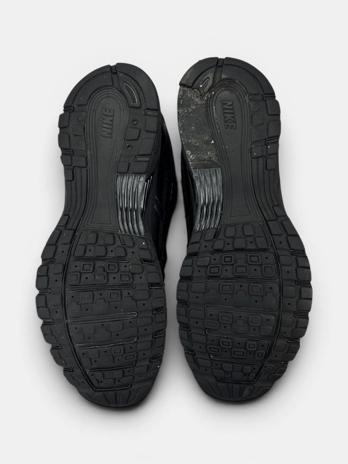 Nike P-6000 Black — buty sportowe męskie w bardzo dobrym stanie rozmiar 43, podeszwa