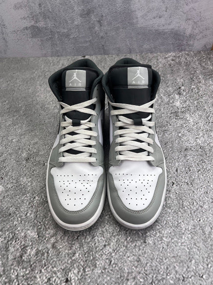 Jordan Air Jordan 1 Mid Light Smoke Grey — buty sportowe męskie w bardzo dobrym stanie rozmiar 44.5, widok z góry