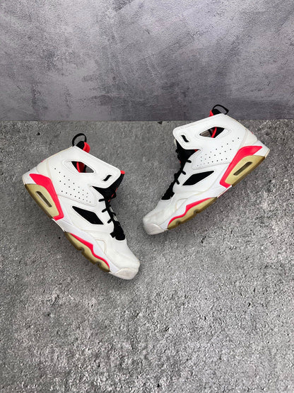 Nike Jordan Flight Club '91 White Infrared — buty sportowe męskie w bardzo dobrym stanie rozmiar 44, widok z góry na zewnętrzną stronę butów