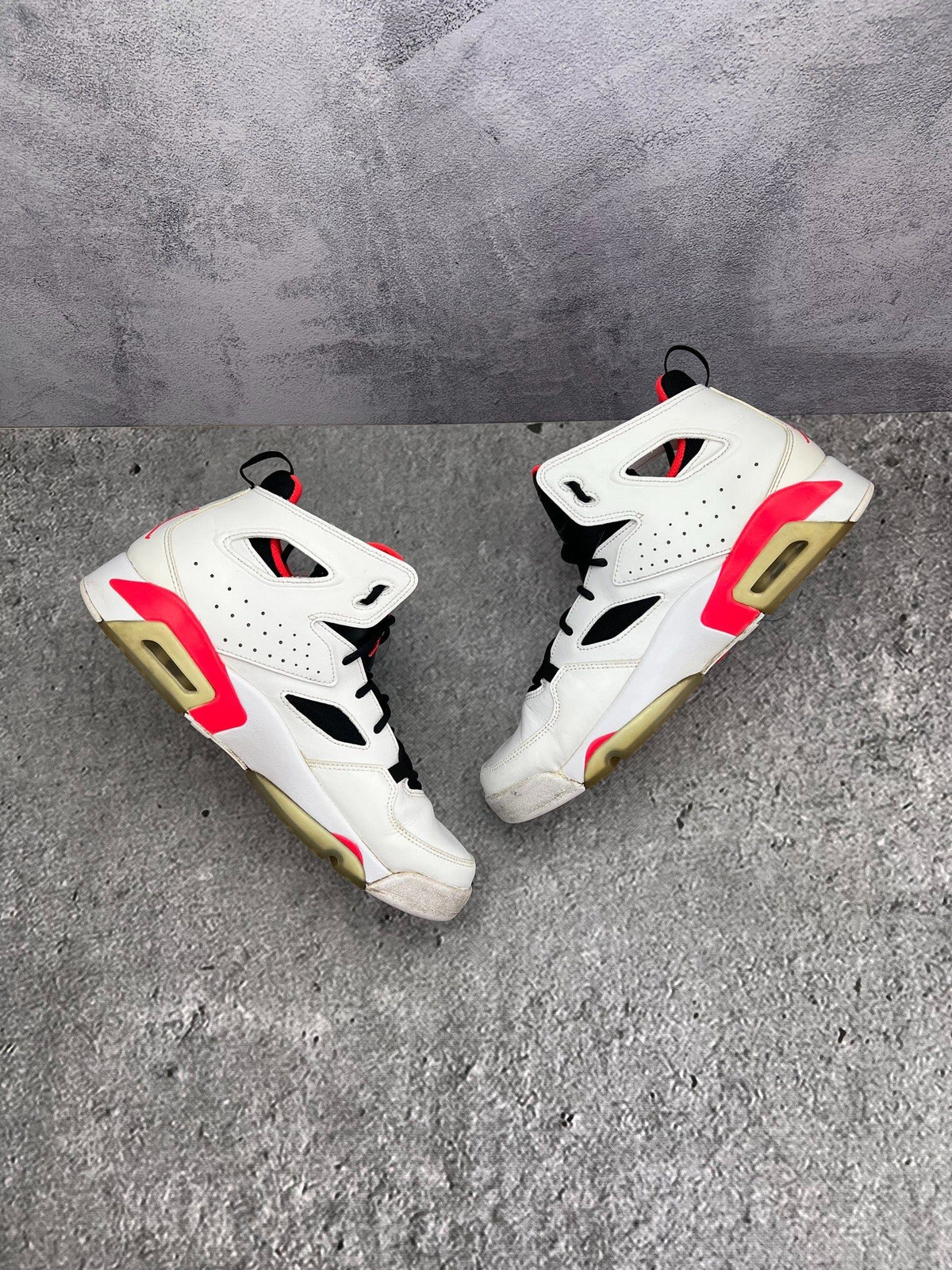 Nike Jordan Flight Club '91 White Infrared — buty sportowe męskie w bardzo dobrym stanie rozmiar 44, widok z góry na wewnętrzną stronę butów