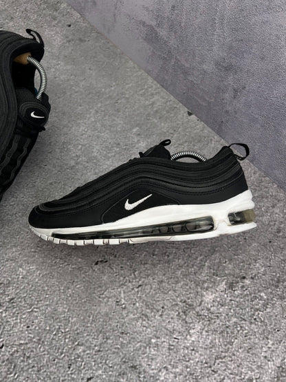 Nike Air Max 97 — buty sportowe męskie w bardzo dobrym stanie rozmiar 44, zewnętrzny panel lewego buta