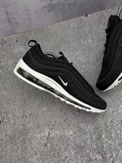 Nike Air Max 97 — buty sportowe męskie w bardzo dobrym stanie rozmiar 44, wewnętrzny panel lewego buta