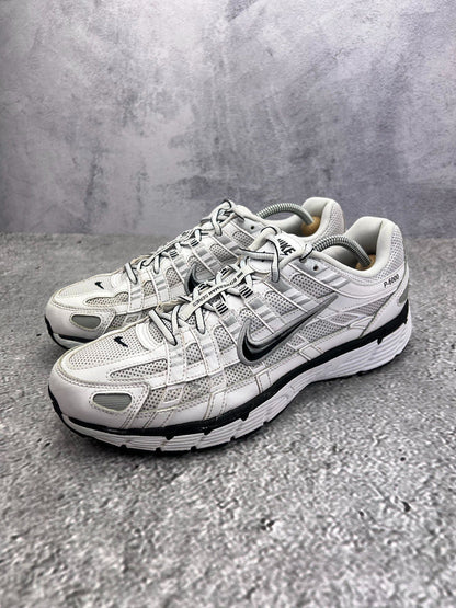 Nike P-6000 P-6000 Metallic Silver — buty sportowe męskie w bardzo dobrym stanie rozmiar 44.5, widok z boku