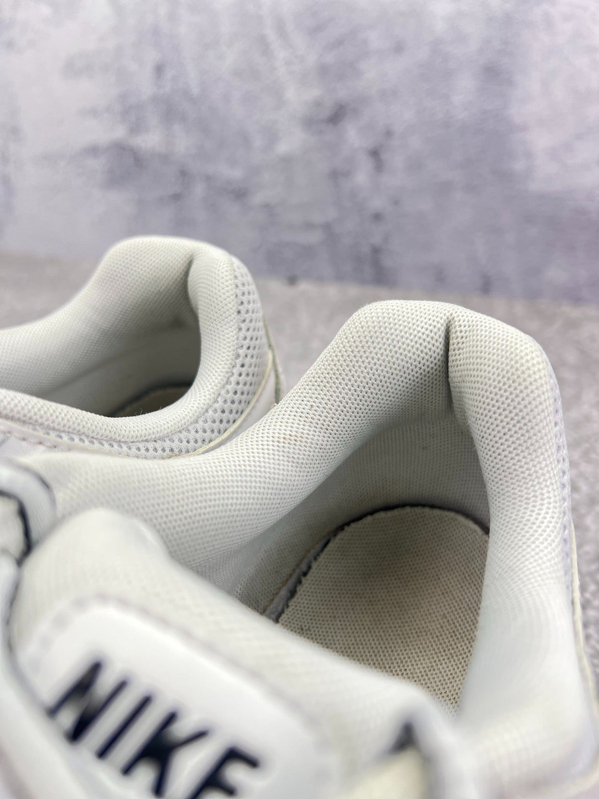 Nike P-6000 P-6000 Metallic Silver — buty sportowe męskie w bardzo dobrym stanie rozmiar 44.5, podeszwa