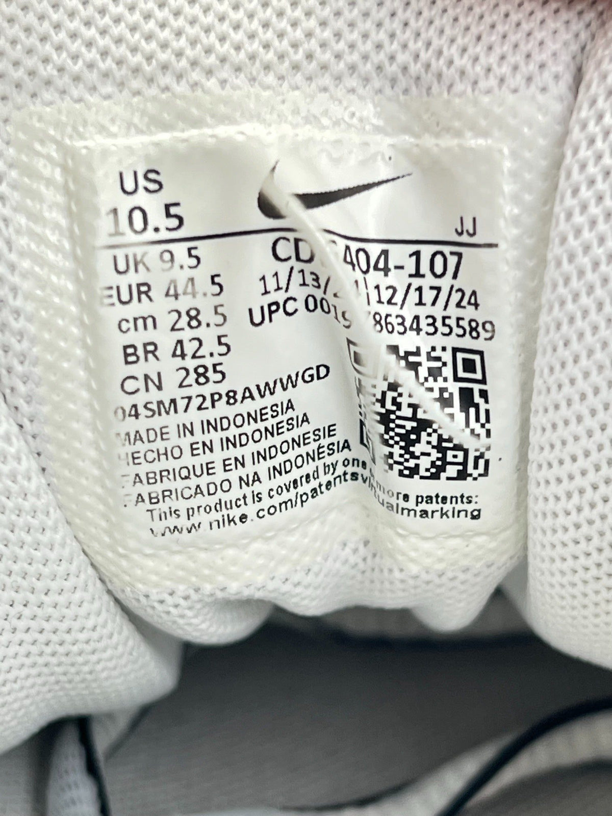 Nike P-6000 P-6000 Metallic Silver — buty sportowe męskie w bardzo dobrym stanie rozmiar 44.5, zapiętki butów
