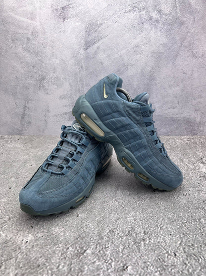 Nike Air Max 95 SC Armory Blue — buty sportowe męskie w bardzo dobrym stanie rozmiar 44, boczny profil