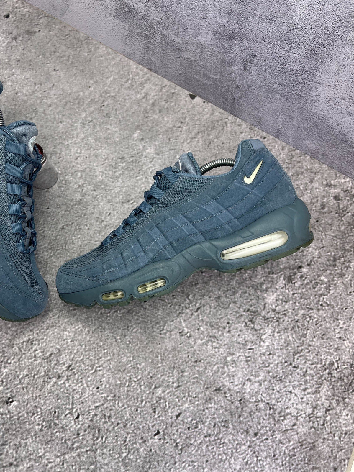 Nike Air Max 95 SC Armory Blue — buty sportowe męskie w bardzo dobrym stanie rozmiar 44, zewnętrzny panel lewego buta