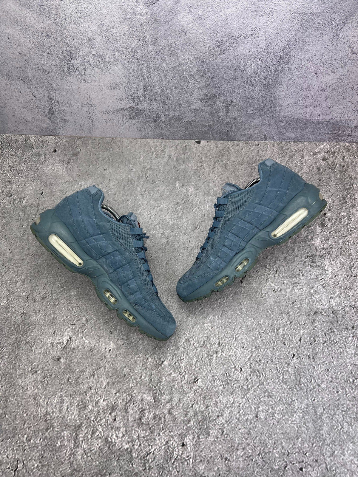 Nike Air Max 95 SC Armory Blue — buty sportowe męskie w bardzo dobrym stanie rozmiar 44, widok z góry na wewnętrzną stronę butów