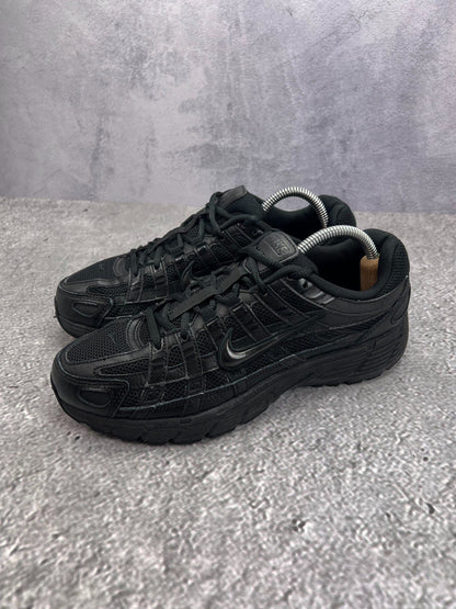 Nike P-6000 Black — buty sportowe męskie w bardzo dobrym stanie rozmiar 42, widok z boku