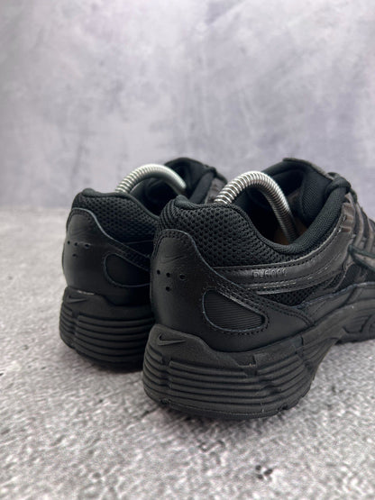 Nike P-6000 Black — buty sportowe męskie w bardzo dobrym stanie rozmiar 42, widok z góry