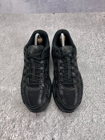 Nike P-6000 Black — buty sportowe męskie w bardzo dobrym stanie rozmiar 42, widok z tyłu