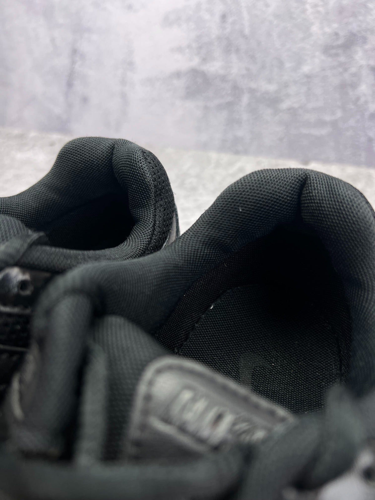 Nike P-6000 Black — buty sportowe męskie w bardzo dobrym stanie rozmiar 42, podeszwa