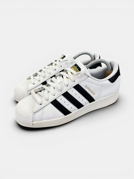 Adidas Superstar White Black — buty sportowe damskie w bardzo dobrym stanie rozmiar 40, widok z boku