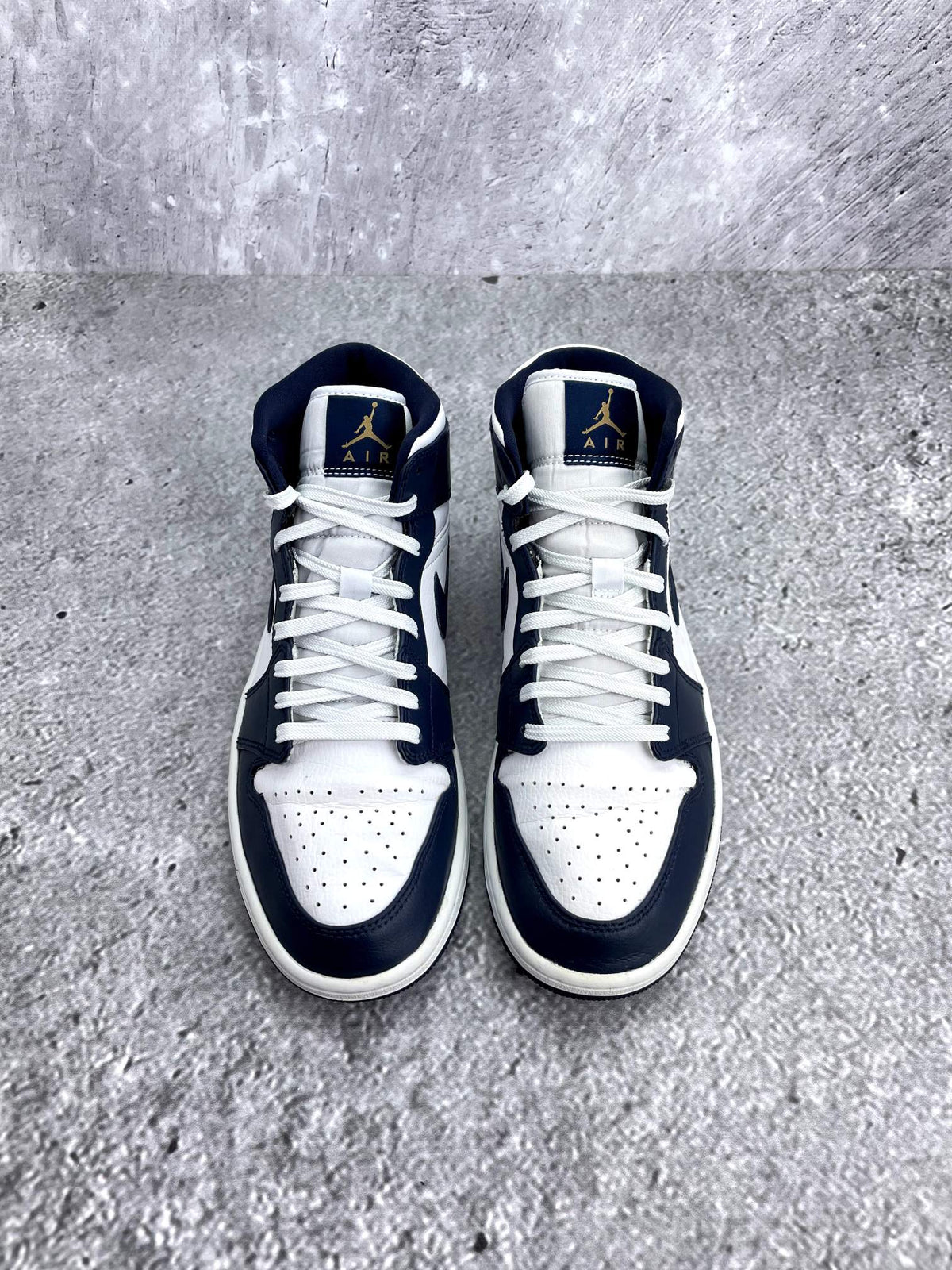 Jordan Air Jordan 1 Mid SE Obsidian — buty sportowe męskie w bardzo dobrym stanie rozmiar 43, widok z góry