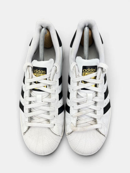 Adidas Superstar White Black — buty sportowe damskie w bardzo dobrym stanie rozmiar 40, widok z góry