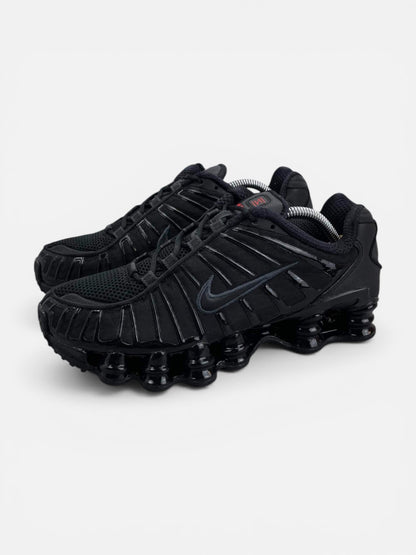 Nike Shox TL Black — buty sportowe damskie w bardzo dobrym stanie rozmiar 39, widok z boku