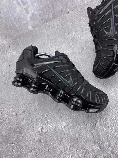 Nike Shox TL Black — buty sportowe damskie w bardzo dobrym stanie rozmiar 39, wewnętrzny panel lewego buta