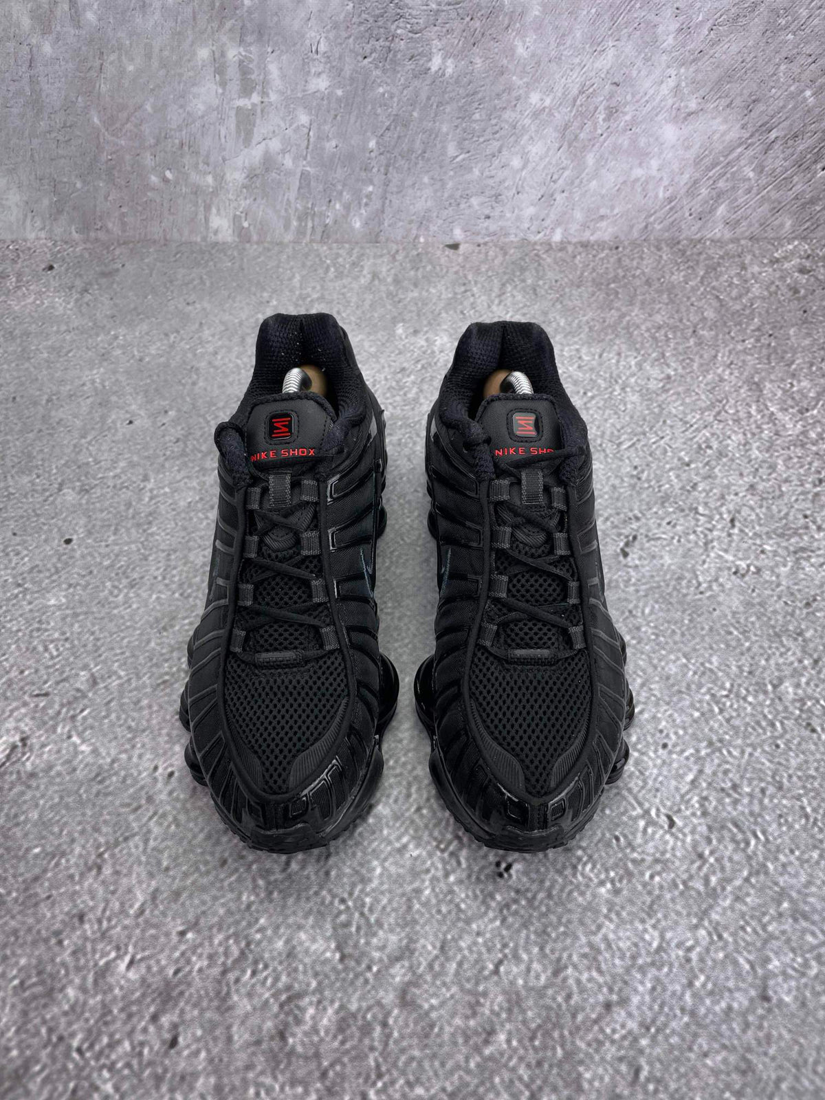Nike Shox TL Black — buty sportowe damskie w bardzo dobrym stanie rozmiar 39, widok z góry