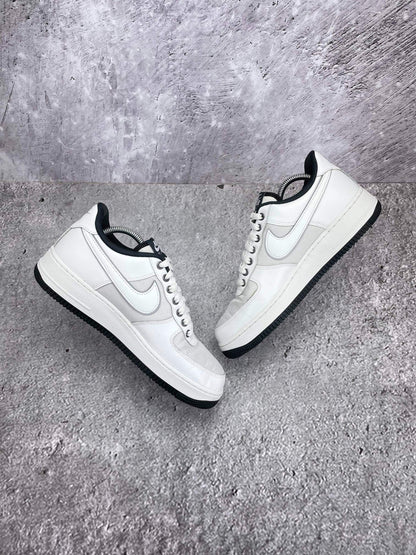 Nike Air Force 1 Low White Cordura — buty sportowe męskie w bardzo dobrym stanie rozmiar 42.5, widok z góry na wewnętrzną stronę butów