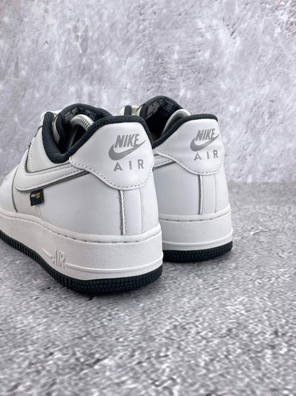 Nike Air Force 1 Low White Cordura — buty sportowe męskie w bardzo dobrym stanie rozmiar 42.5, widok z tyłu