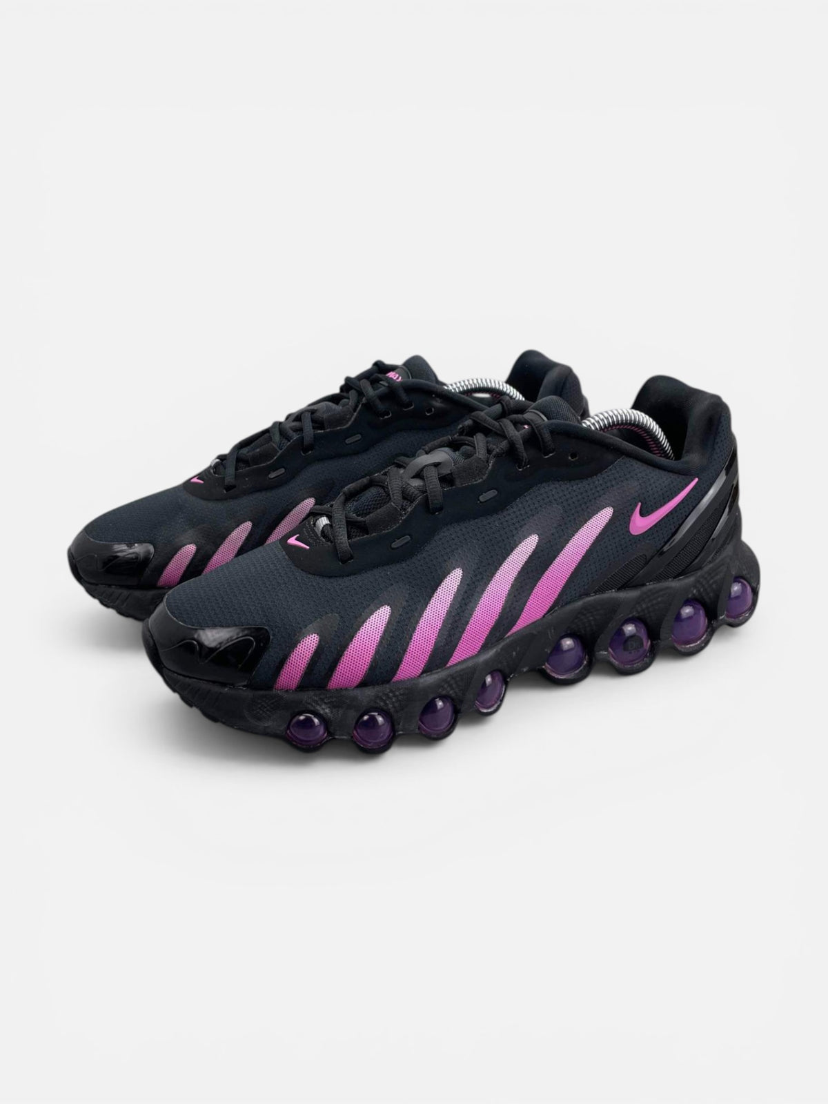 Nike Air Max Dn8 Black Pink Foam — buty sportowe męskie w bardzo dobrym stanie rozmiar 41, widok z boku