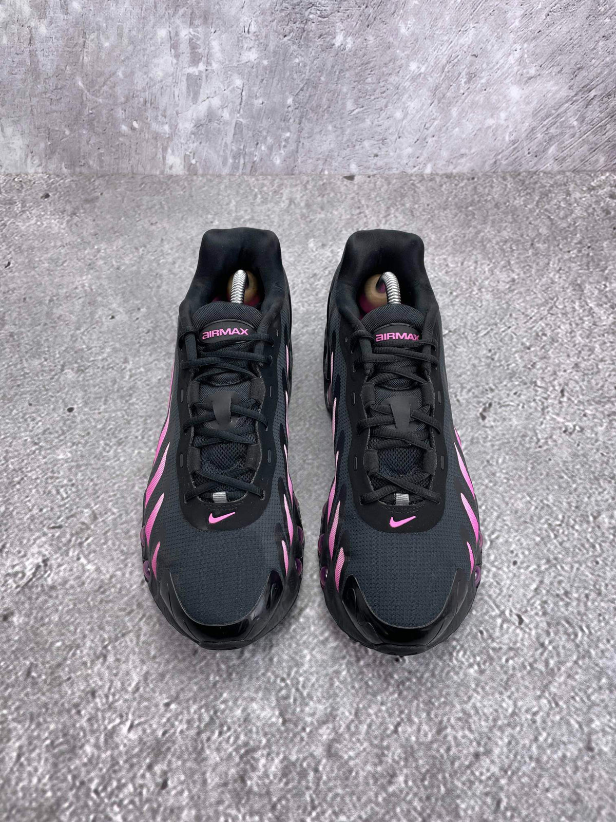 Nike Air Max Dn8 Black Pink Foam — buty sportowe męskie w bardzo dobrym stanie rozmiar 41, widok z góry