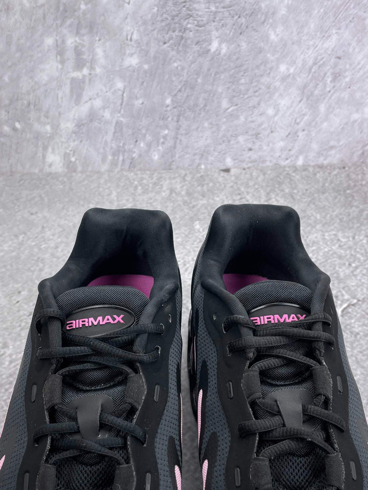 Nike Air Max Dn8 Black Pink Foam — buty sportowe męskie w bardzo dobrym stanie rozmiar 41, zapiętki butów