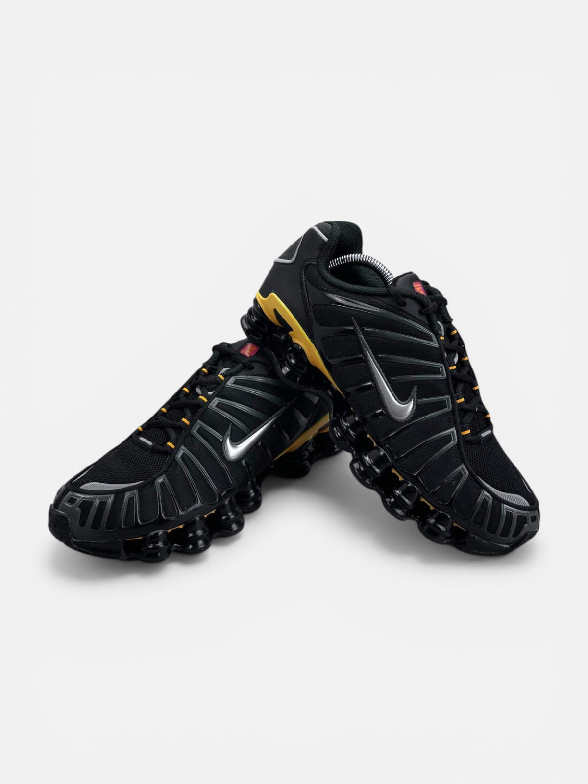 Nike Shox TL — buty sportowe męskie w bardzo dobrym stanie rozmiar 42, boczny profil