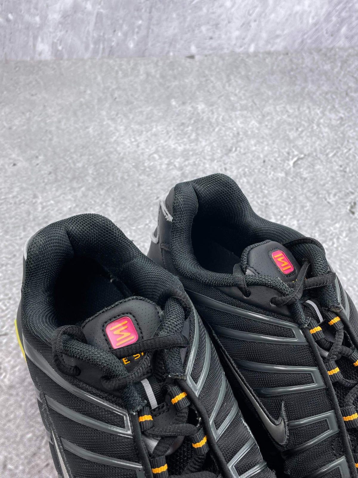 Nike Shox TL — buty sportowe męskie w bardzo dobrym stanie rozmiar 42, zapiętki butów