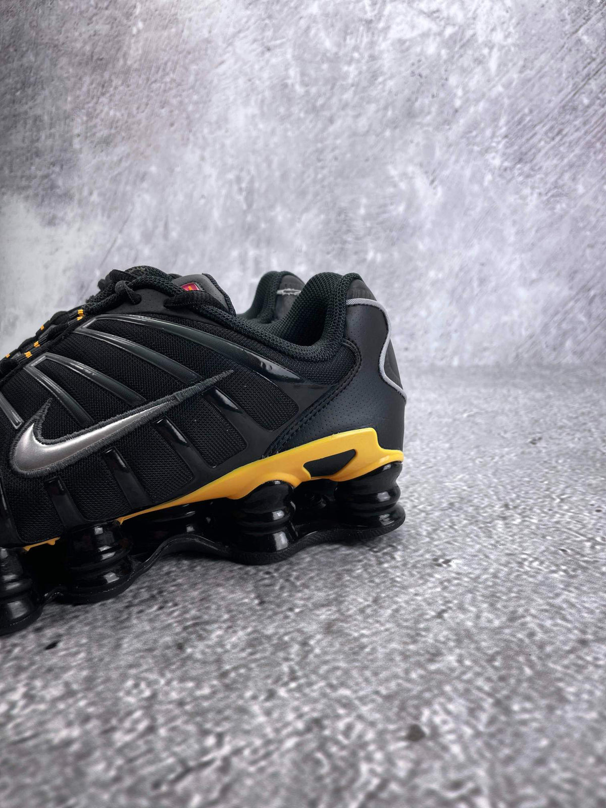 Nike Shox TL — buty sportowe męskie w bardzo dobrym stanie rozmiar 42, opcjonalne zdjęcie 1