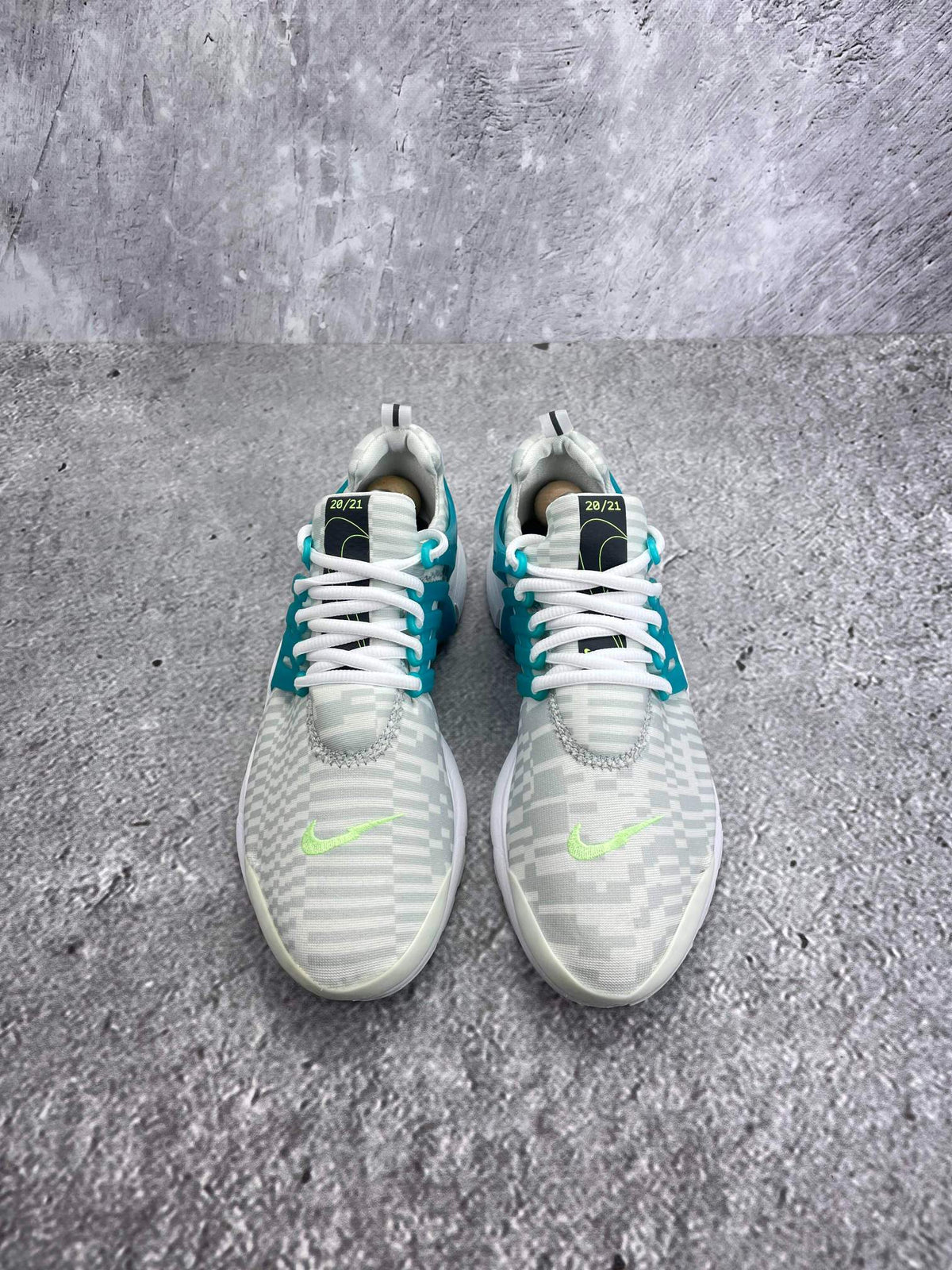 Nike Air Presto Lightning Swoosh — buty sportowe męskie w bardzo dobrym stanie rozmiar 42.5, widok z góry