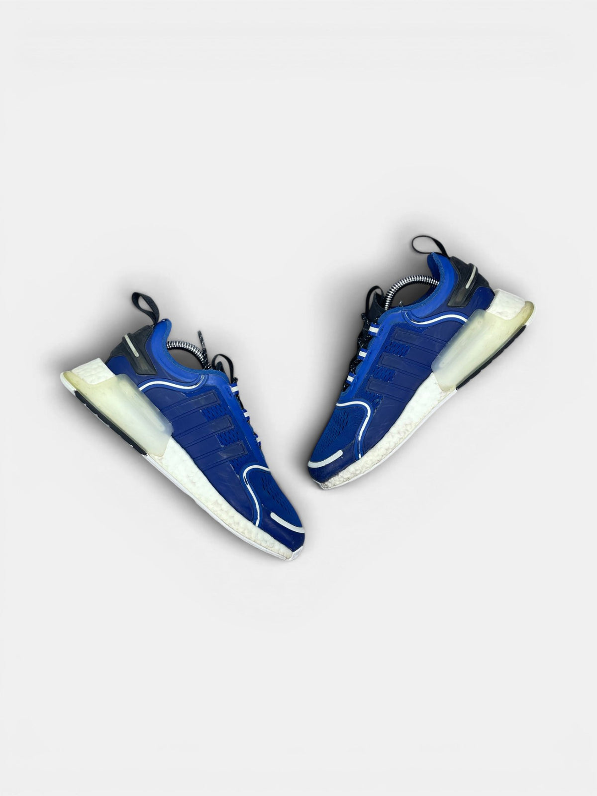 Adidas NMD V3 Royal Blue — buty sportowe męskie w bardzo dobrym stanie rozmiar 38, zewnętrzny panel prawego buta