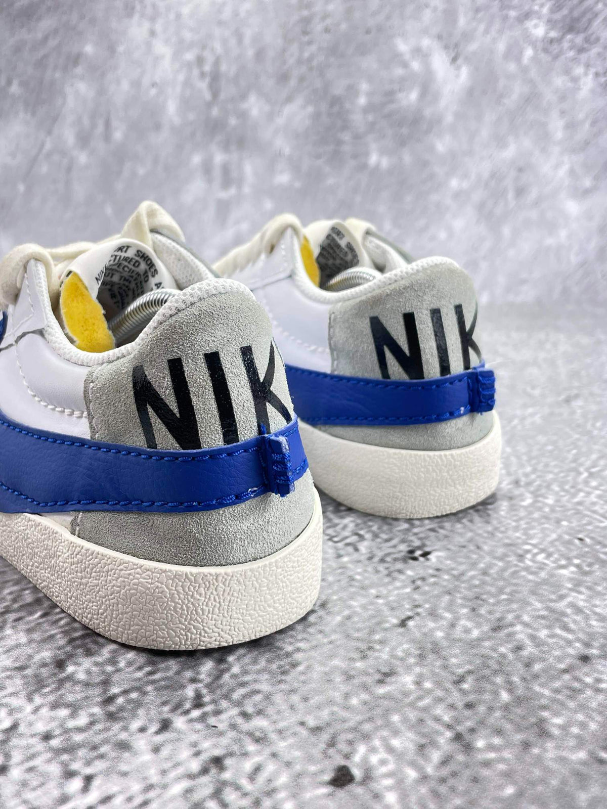 Nike Blazer Low '77 Jumbo White Old Royal — buty sportowe męskie w bardzo dobrym stanie rozmiar 43, widok z tyłu