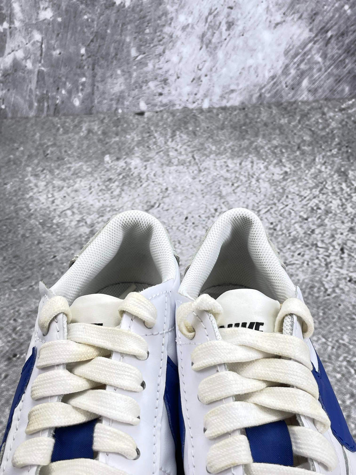 Nike Blazer Low '77 Jumbo White Old Royal — buty sportowe męskie w bardzo dobrym stanie rozmiar 43, zapiętki butów