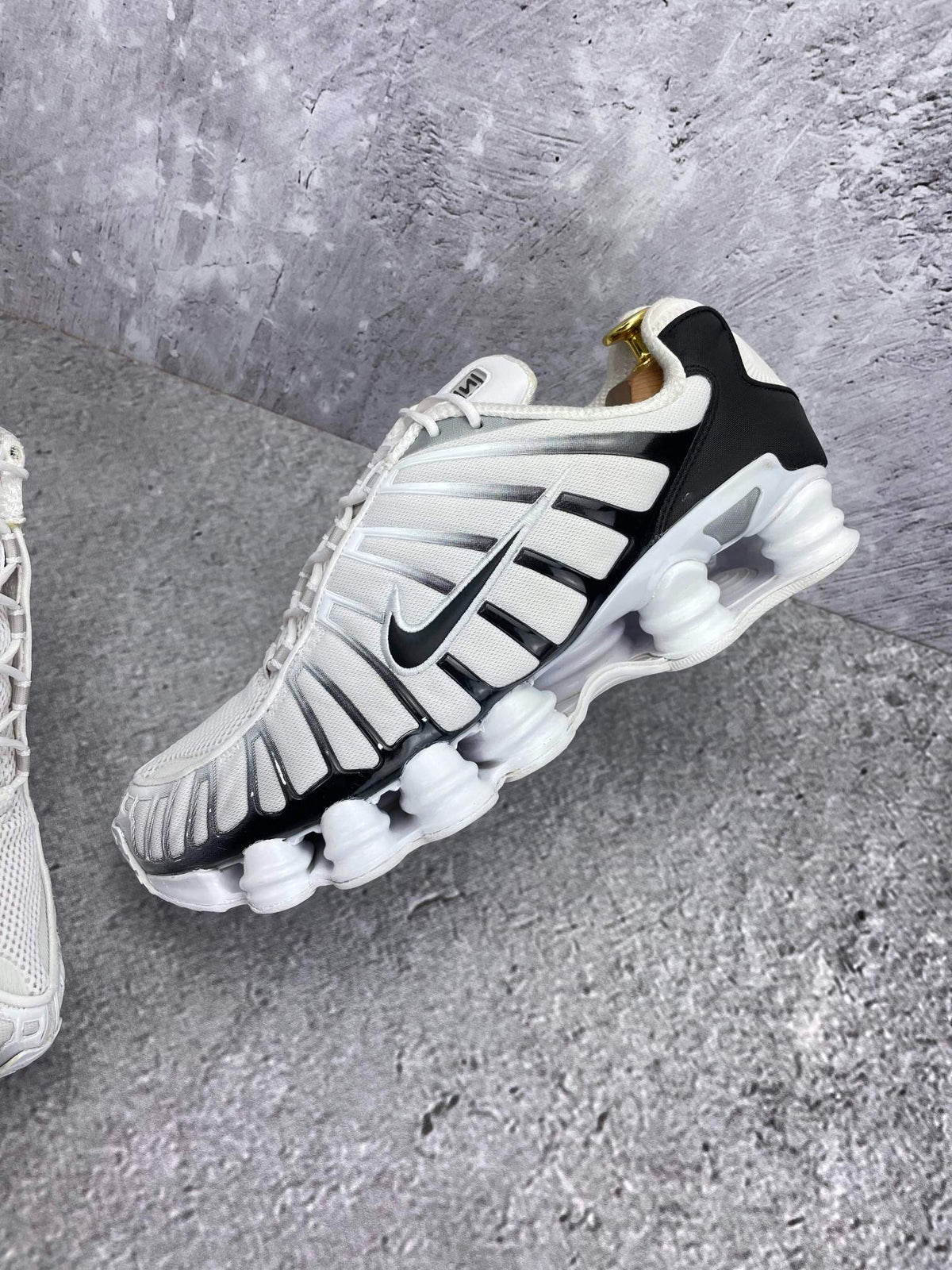 Nike Air VaporMax Plus — buty sportowe męskie w bardzo dobrym stanie rozmiar 45.5, zewnętrzny panel lewego buta