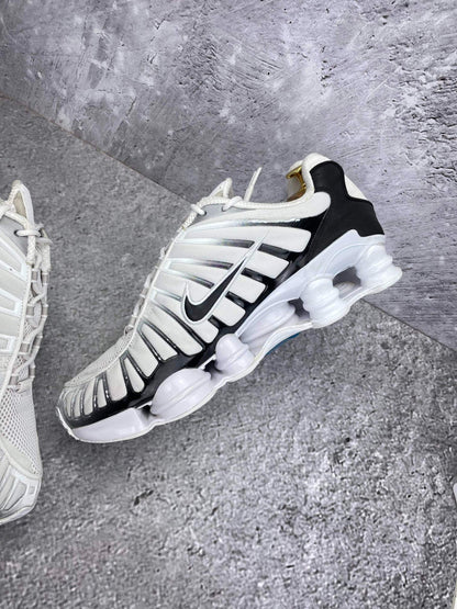Nike Air VaporMax Plus — buty sportowe męskie w bardzo dobrym stanie rozmiar 45.5, wewnętrzny panel prawego buta