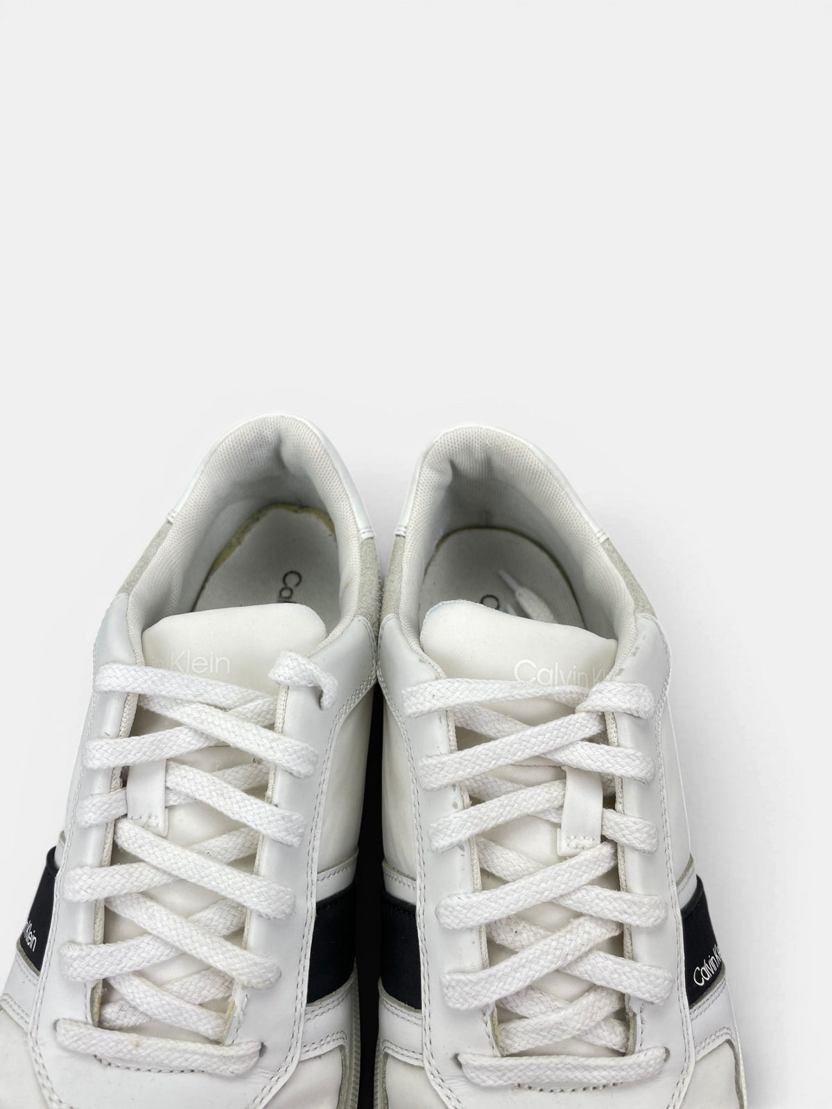 Calvin Klein Sneakers — buty sportowe męskie w bardzo dobrym stanie rozmiar 41, zapiętki butów