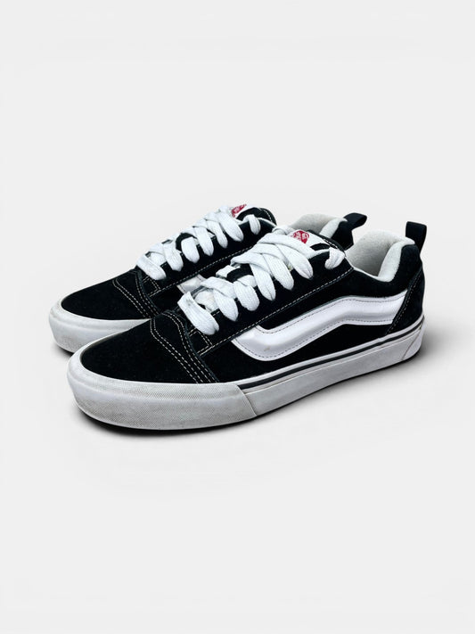 Vans Old Skool — buty sportowe męskie w bardzo dobrym stanie rozmiar 42, widok z boku