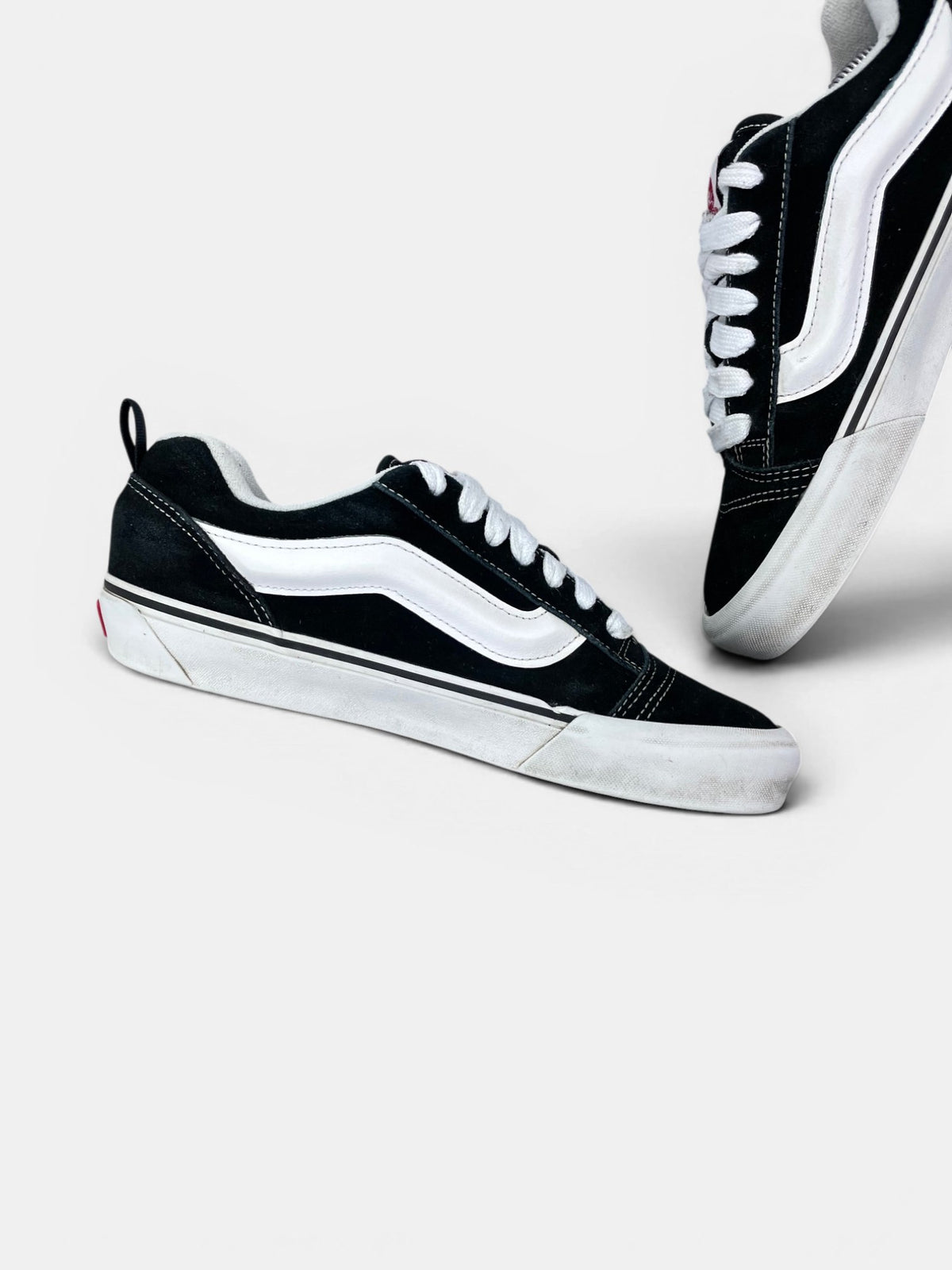 Vans Old Skool — buty sportowe męskie w bardzo dobrym stanie rozmiar 42, wewnętrzny panel lewego buta