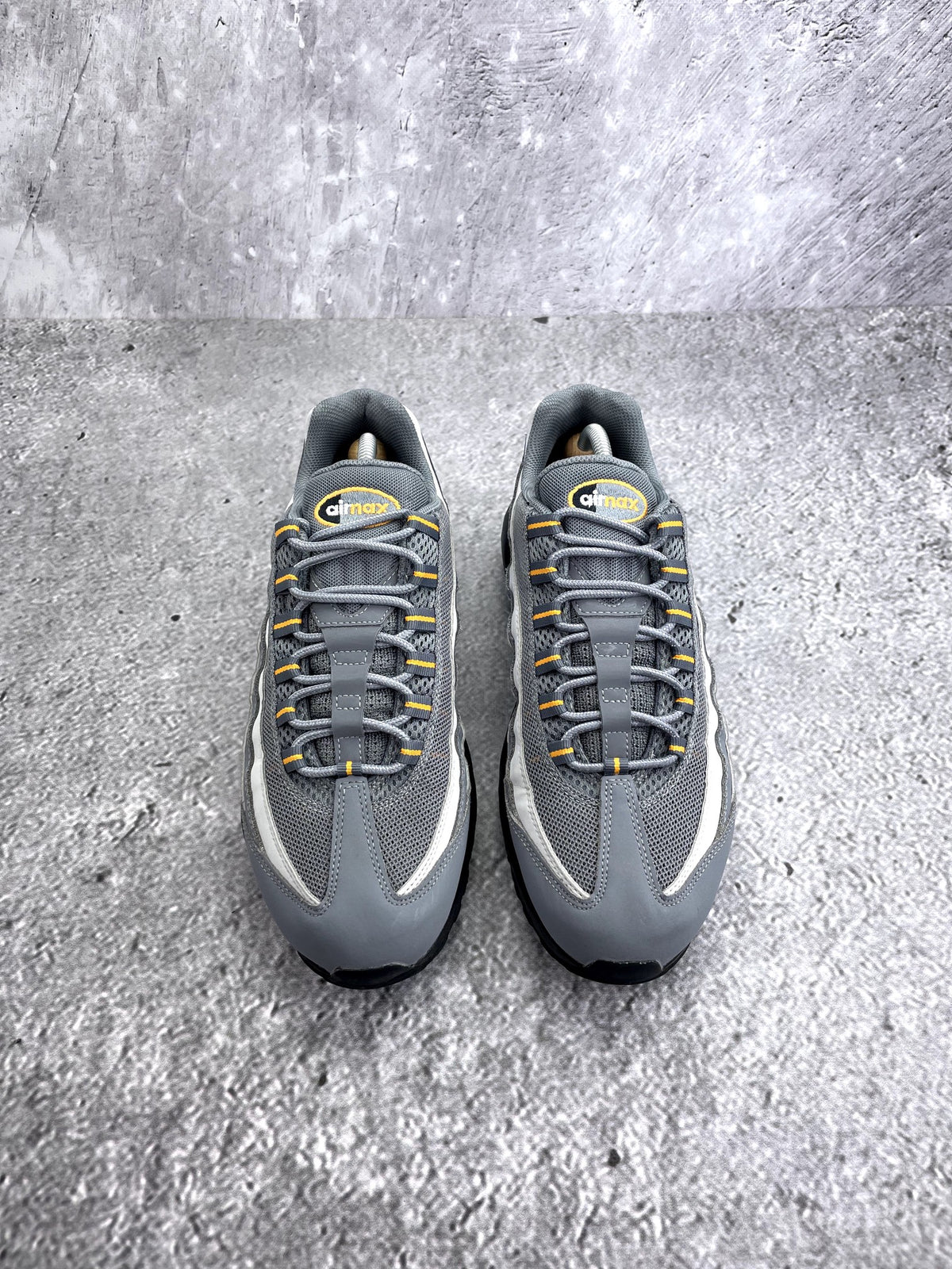 Nike Air Max 95 Cool Grey Sundial — buty sportowe męskie w bardzo dobrym stanie rozmiar 44, widok z góry