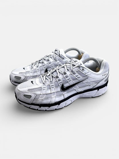 Nike P-6000 P-6000 Metallic Silver — buty sportowe męskie w bardzo dobrym stanie rozmiar 42.5, widok z boku