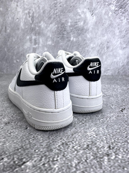Nike Air Force 1 Low '07 White Black — buty sportowe damskie w bardzo dobrym stanie rozmiar 38, widok z tyłu