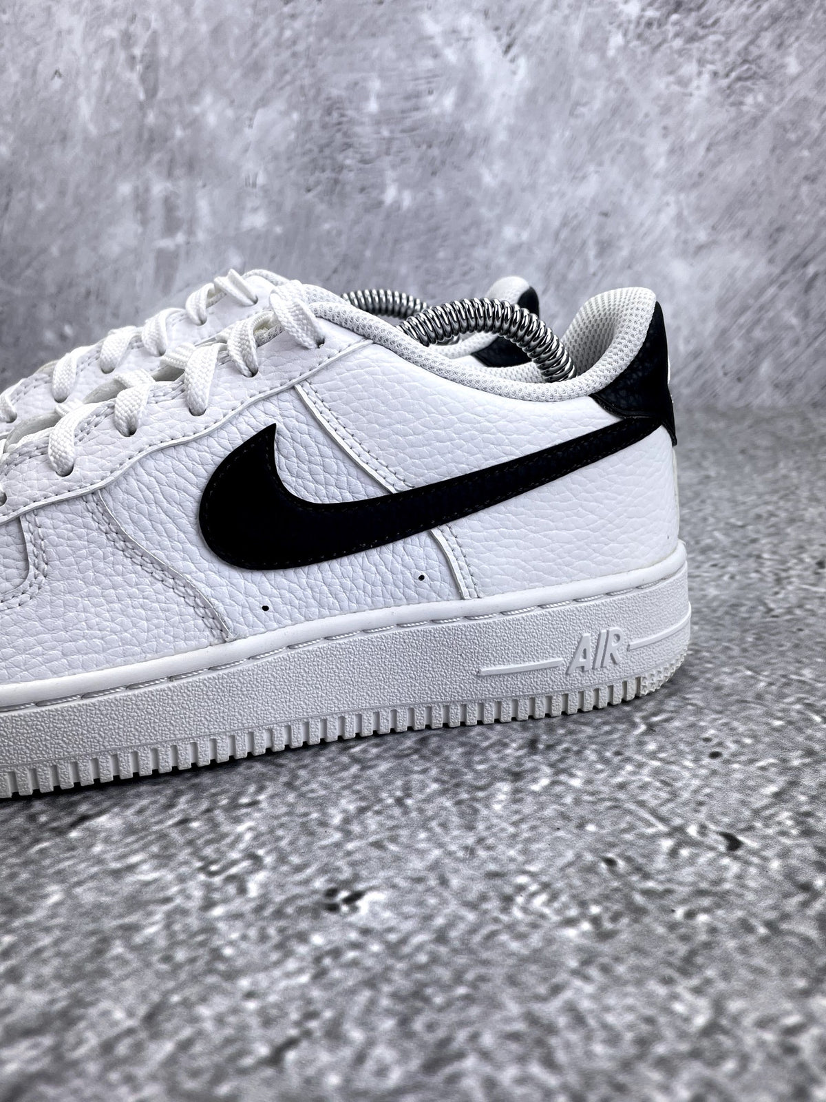 Nike Air Force 1 Low '07 White Black — buty sportowe damskie w bardzo dobrym stanie rozmiar 38, opcjonalne zdjęcie 1
