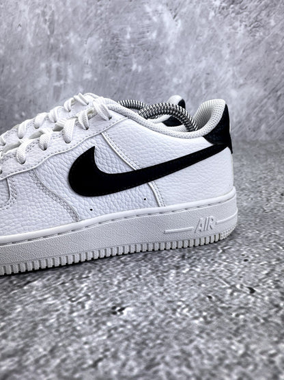 Nike Air Force 1 Low '07 White Black — buty sportowe damskie w bardzo dobrym stanie rozmiar 38, opcjonalne zdjęcie 1