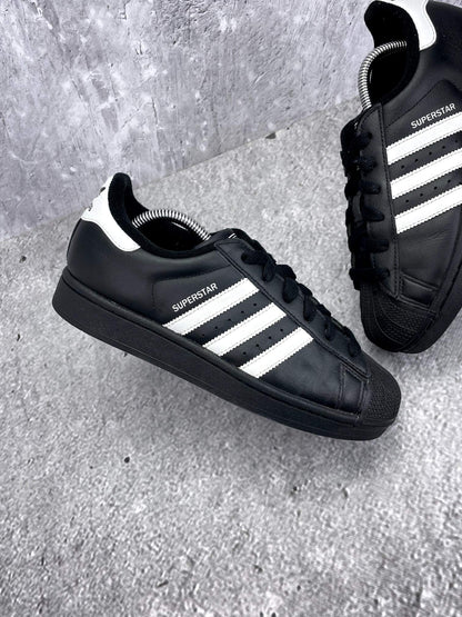 Adidas Superstar II — buty sportowe damskie w bardzo dobrym stanie rozmiar 38 2/3, zewnętrzny panel prawego buta