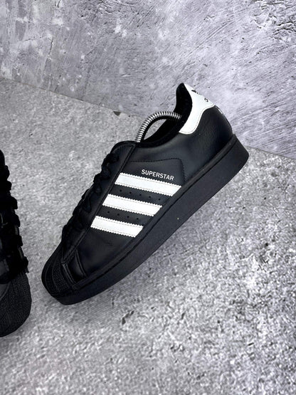 Adidas Superstar II — buty sportowe damskie w bardzo dobrym stanie rozmiar 38 2/3, zewnętrzny panel lewego buta