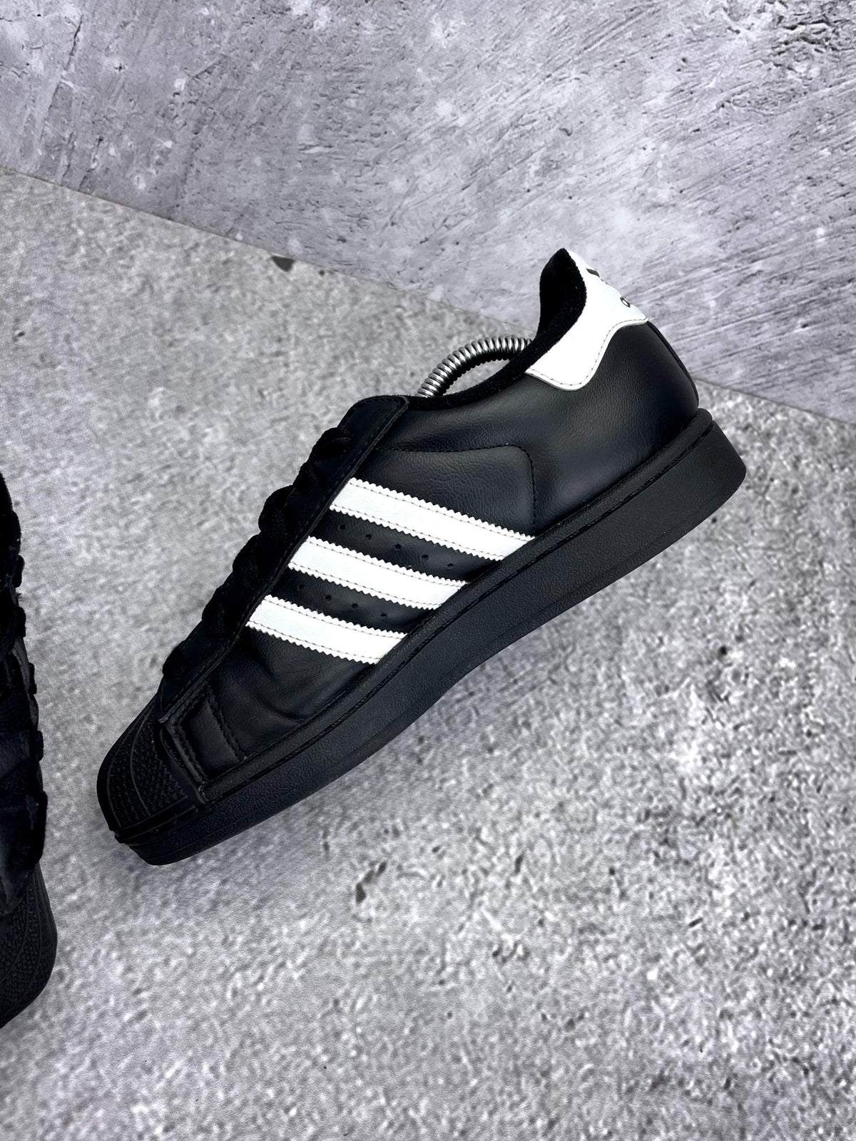 Adidas Superstar II — buty sportowe damskie w bardzo dobrym stanie rozmiar 38 2/3, wewnętrzny panel prawego buta