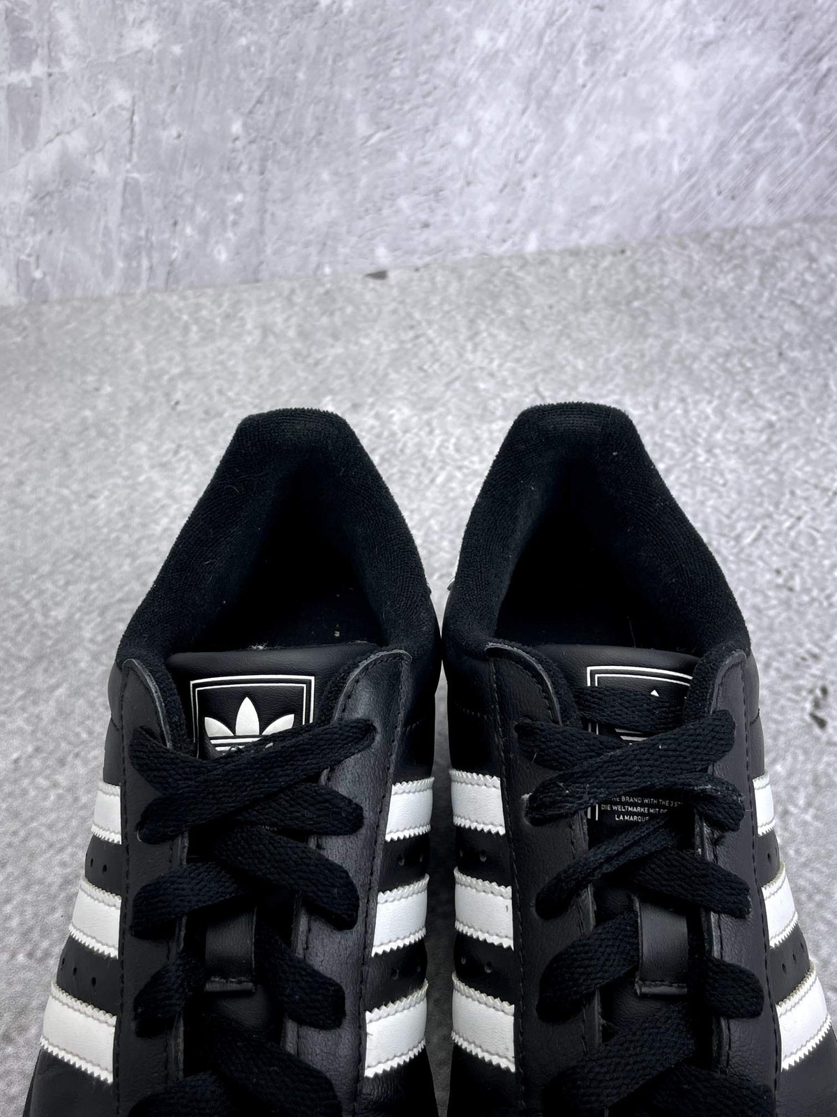 Adidas Superstar II — buty sportowe damskie w bardzo dobrym stanie rozmiar 38 2/3, widok z tyłu