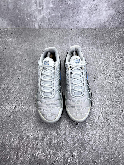Nike Air Max Plus Pure Platinum University Blue — buty sportowe męskie w bardzo dobrym stanie rozmiar 42.5, widok z góry